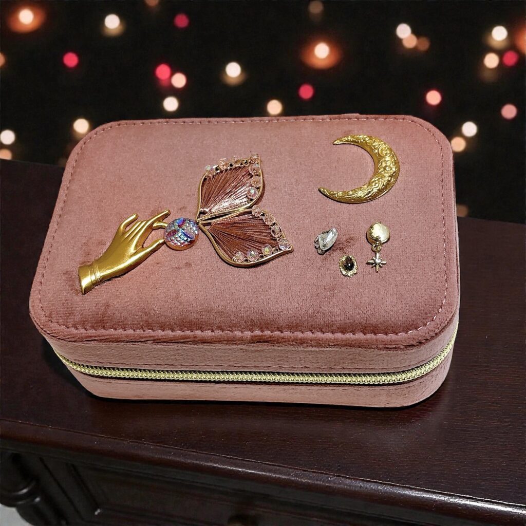 宵空の宝石箱 モーヴピンク ベルベット調のジュエリーケース 夜の雰囲気
