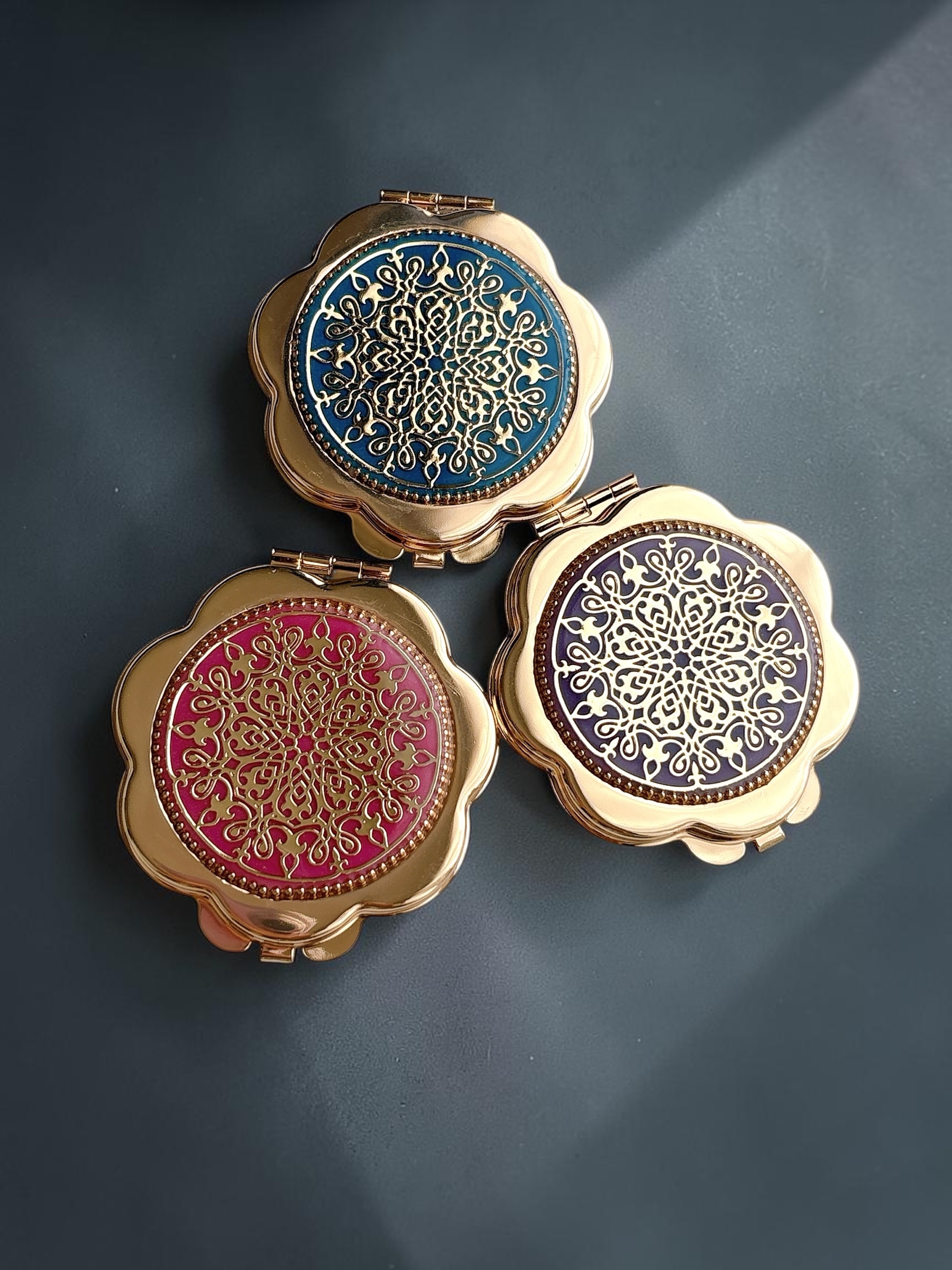 花とレースのミラーコンパクト Bloom Mirror 3色展開（ローズピンク・ラベンダー・ターコイズブルー）
